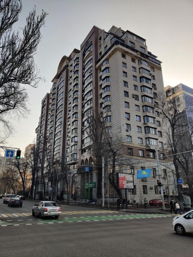 Комната В 4Х Комнатной Квартире Almaty Exterior photo