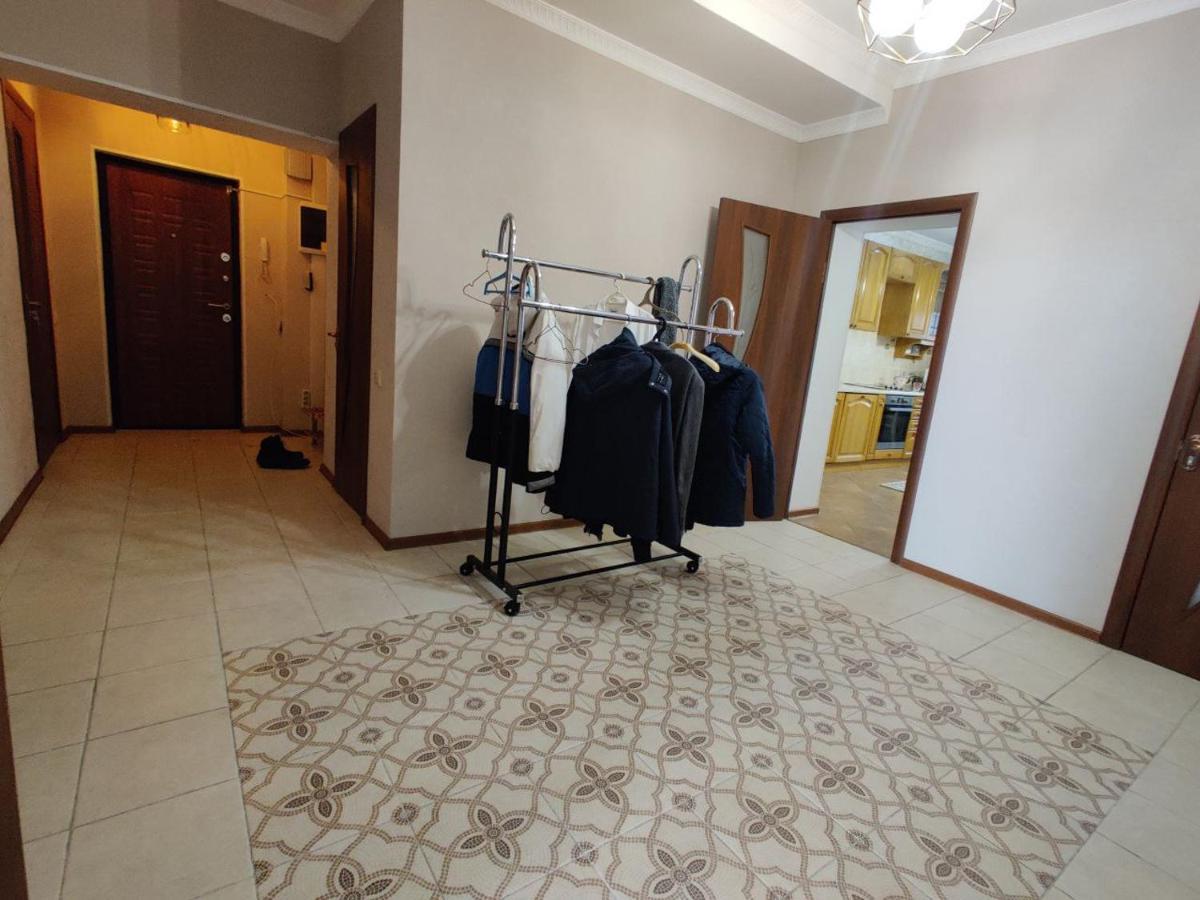 Комната В 4Х Комнатной Квартире Almaty Exterior photo